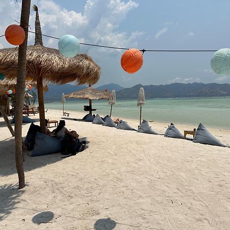 Senang Villa Gili Air Exterior foto