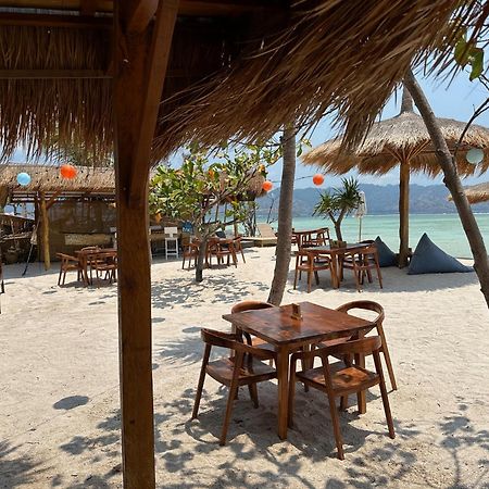 Senang Villa Gili Air Exterior foto
